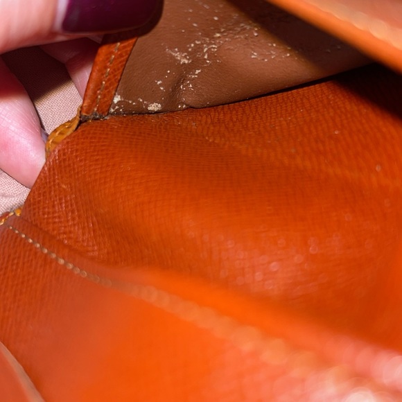 Louis Vuitton Epi Noe Wallet - Picture 16 of 16